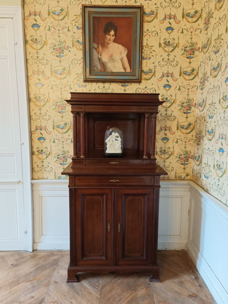 dining room buffet