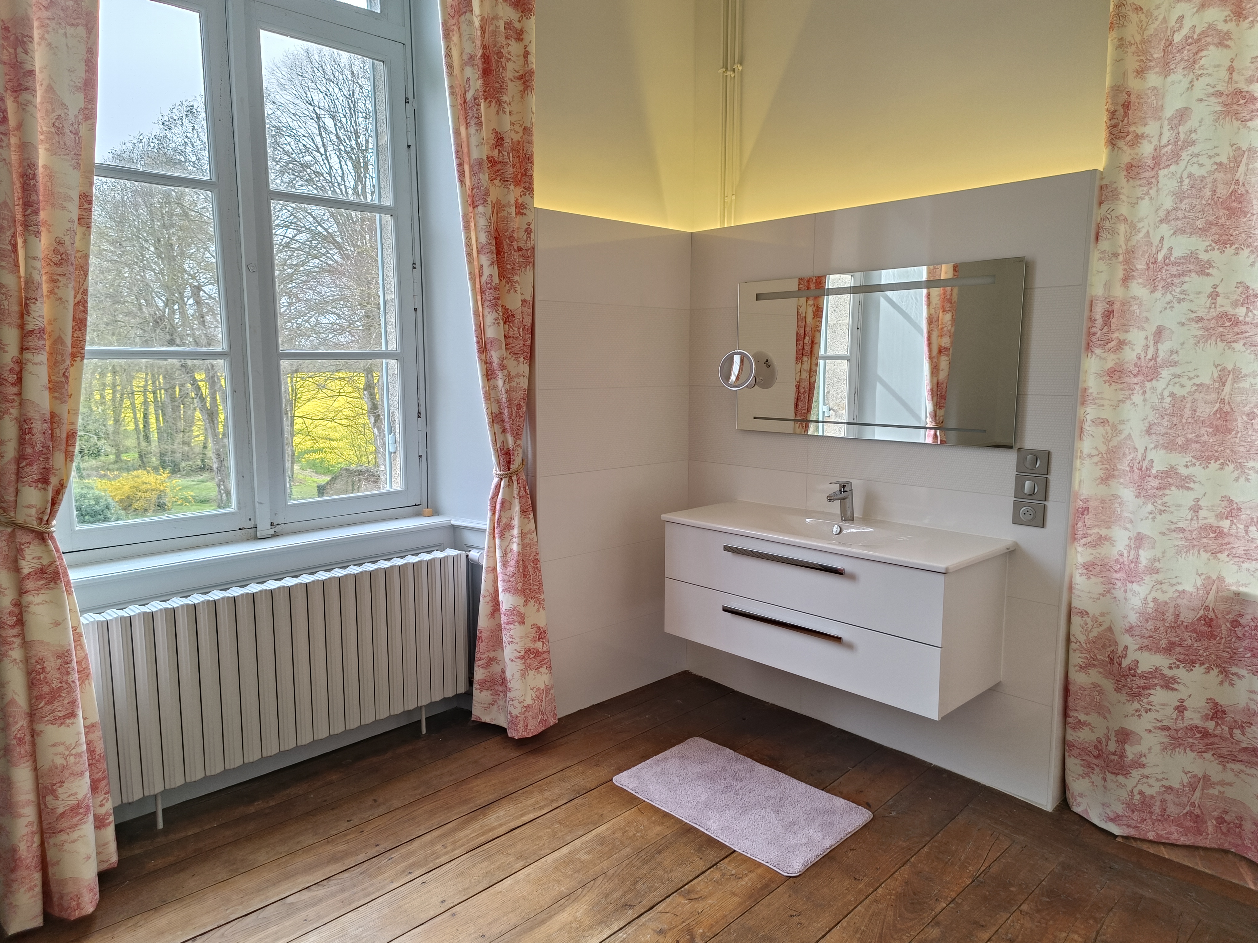 the Porte de l'Océan guest room